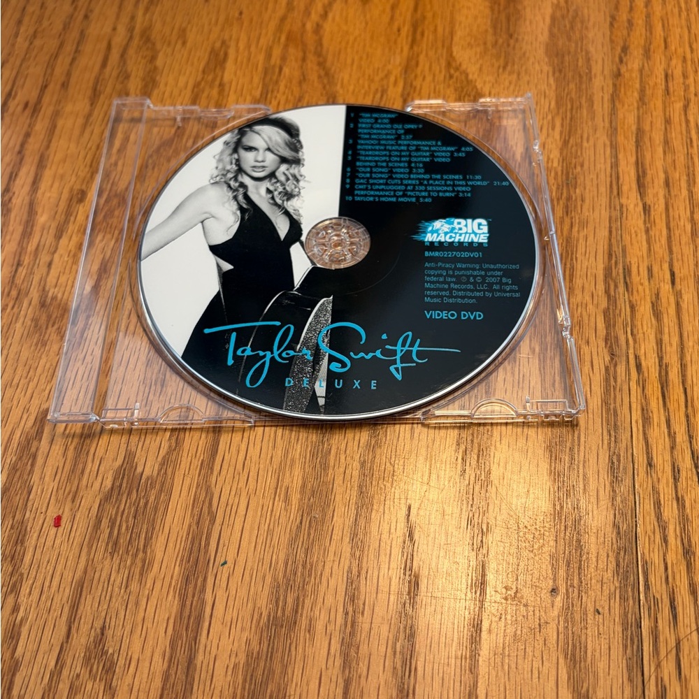 Taylor Swift Deluxe DVD